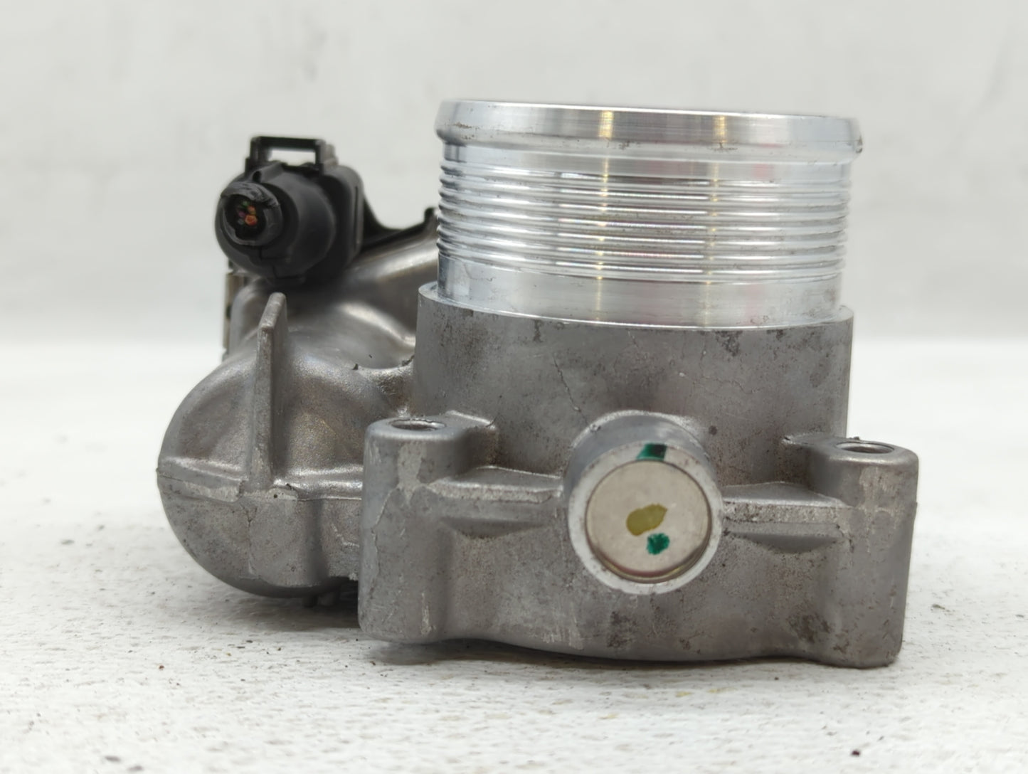 2014-2017 Volkswagen Beetle Throttle Body P/N:06K 133 062 E Fits Fits 2014 2015 2016 2017 OEM Used Auto Parts - Oemusedautop