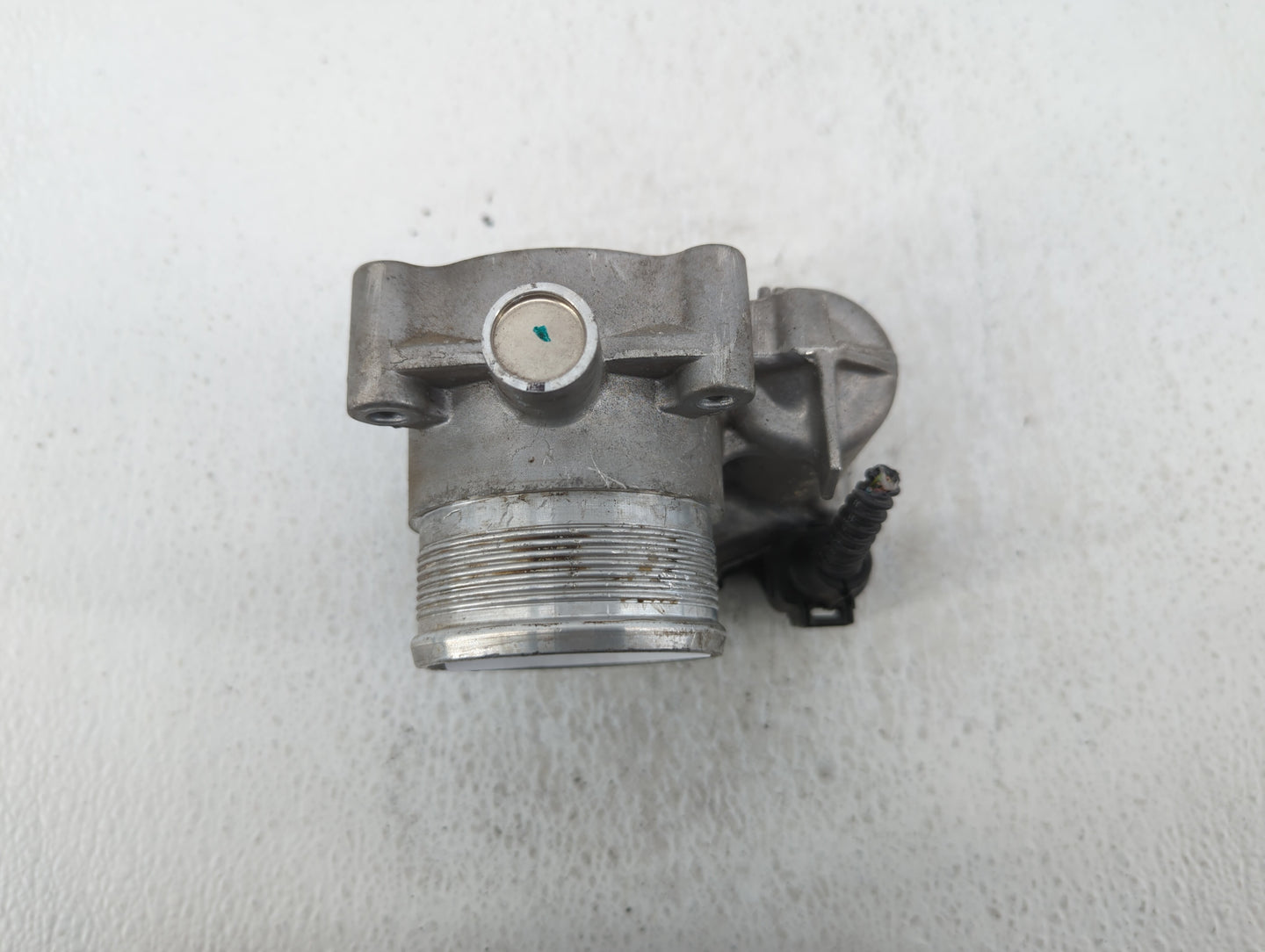 2014-2017 Volkswagen Beetle Throttle Body P/N:06K 133 062 E Fits Fits 2014 2015 2016 2017 OEM Used Auto Parts - Oemusedautop