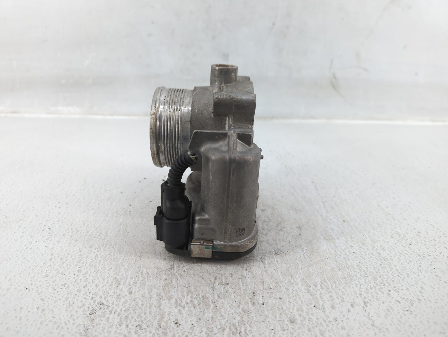 2014-2017 Volkswagen Beetle Throttle Body P/N:06K 133 062 E Fits Fits 2014 2015 2016 2017 OEM Used Auto Parts - Oemusedautop