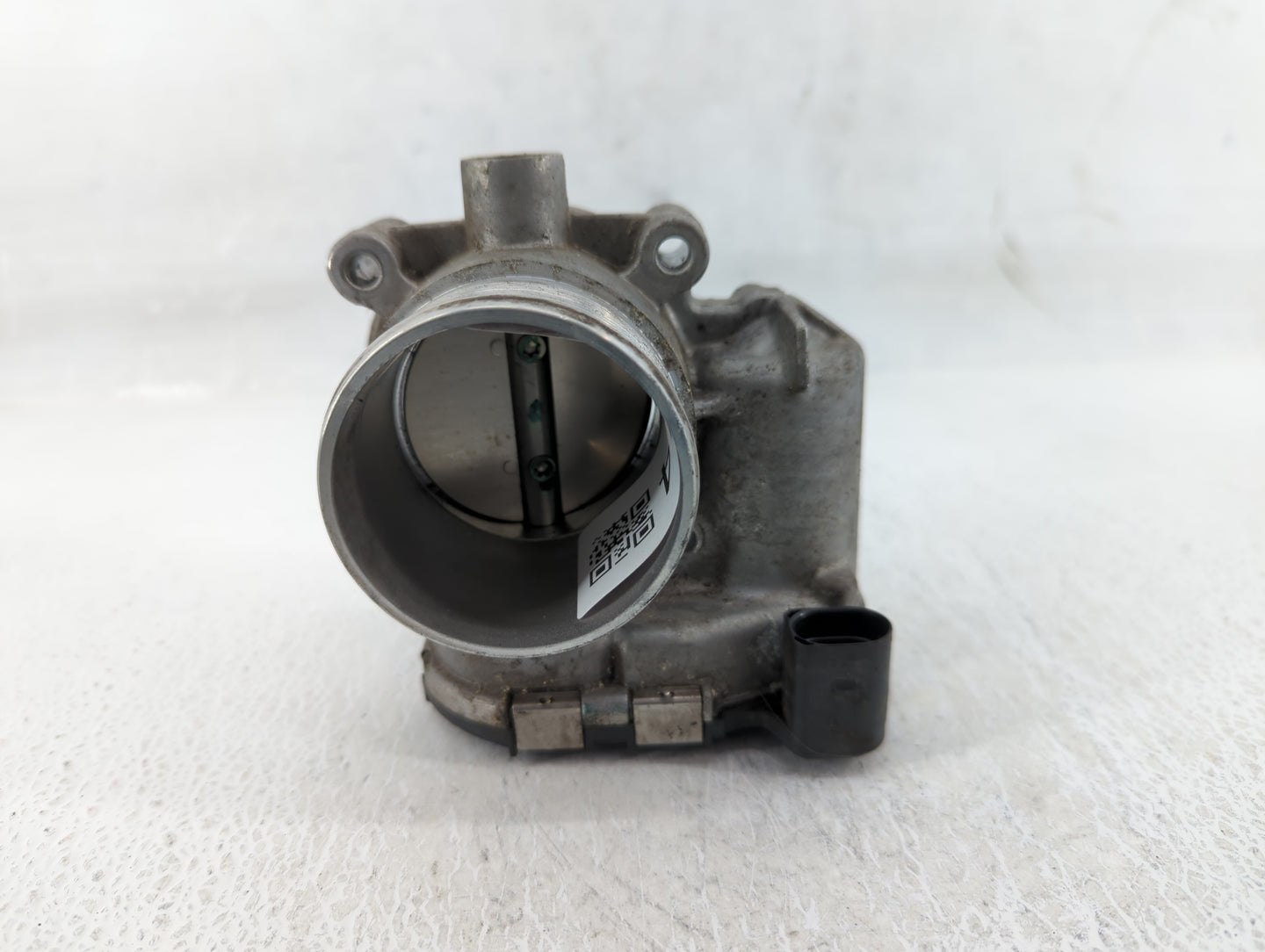 2014-2017 Volkswagen Beetle Throttle Body P/N:06K 133 062 E Fits Fits 2014 2015 2016 2017 OEM Used Auto Parts - Oemusedautop