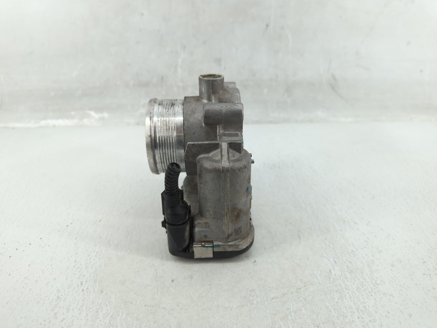 2014-2017 Volkswagen Beetle Throttle Body P/N:06K 133 062 E Fits Fits 2014 2015 2016 2017 OEM Used Auto Parts - Oemusedautop