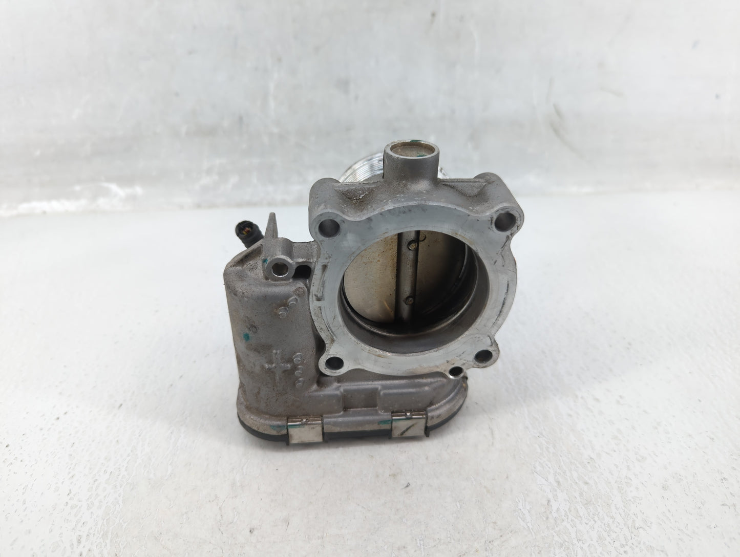 2014-2017 Volkswagen Beetle Throttle Body P/N:06K 133 062 E Fits Fits 2014 2015 2016 2017 OEM Used Auto Parts - Oemusedautop