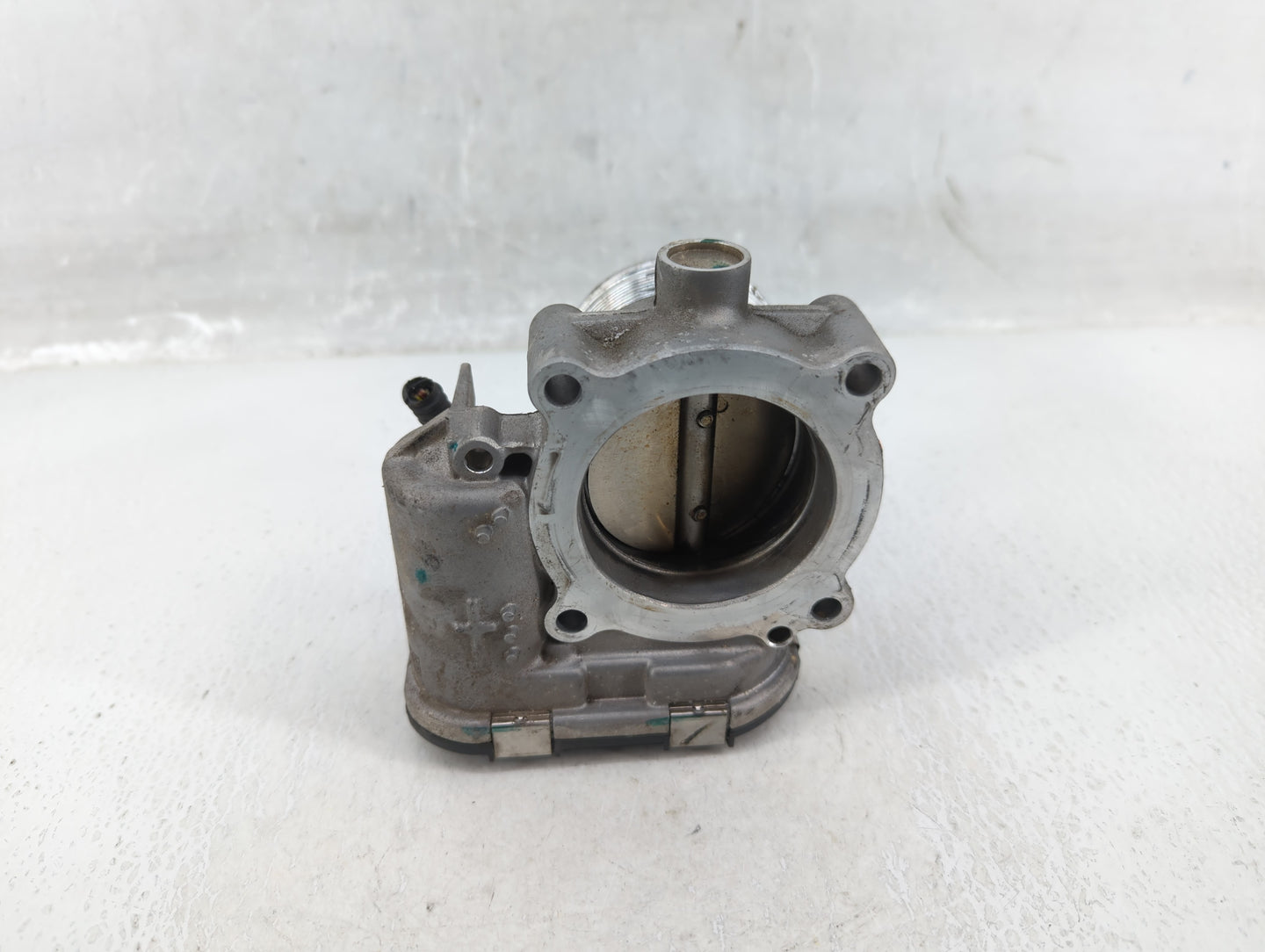 2014-2017 Volkswagen Beetle Throttle Body P/N:06K 133 062 E Fits Fits 2014 2015 2016 2017 OEM Used Auto Parts - Oemusedautop