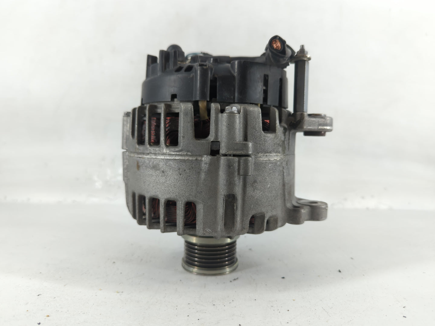 2015 Volkswagen Beetle Alternator Replacement Generator Charging Assembly Engine OEM P/N:04B 903 023 A Fits Fits 2016 OEM Us