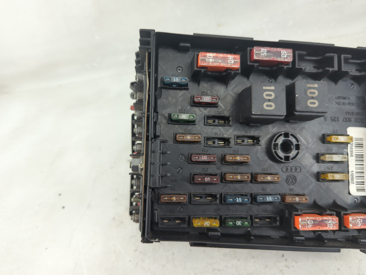 2013-2017 Volkswagen Cc Fusebox Fuse Box Panel Relay Module P/N:0-1718006-1 Fits OEM Used Auto Parts - Oemusedautoparts1.com