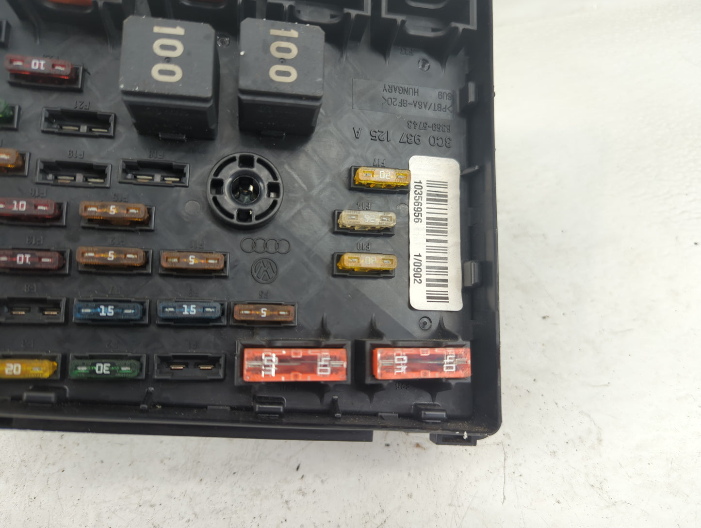2013-2017 Volkswagen Cc Fusebox Fuse Box Panel Relay Module P/N:0-1718006-1 Fits OEM Used Auto Parts - Oemusedautoparts1.com