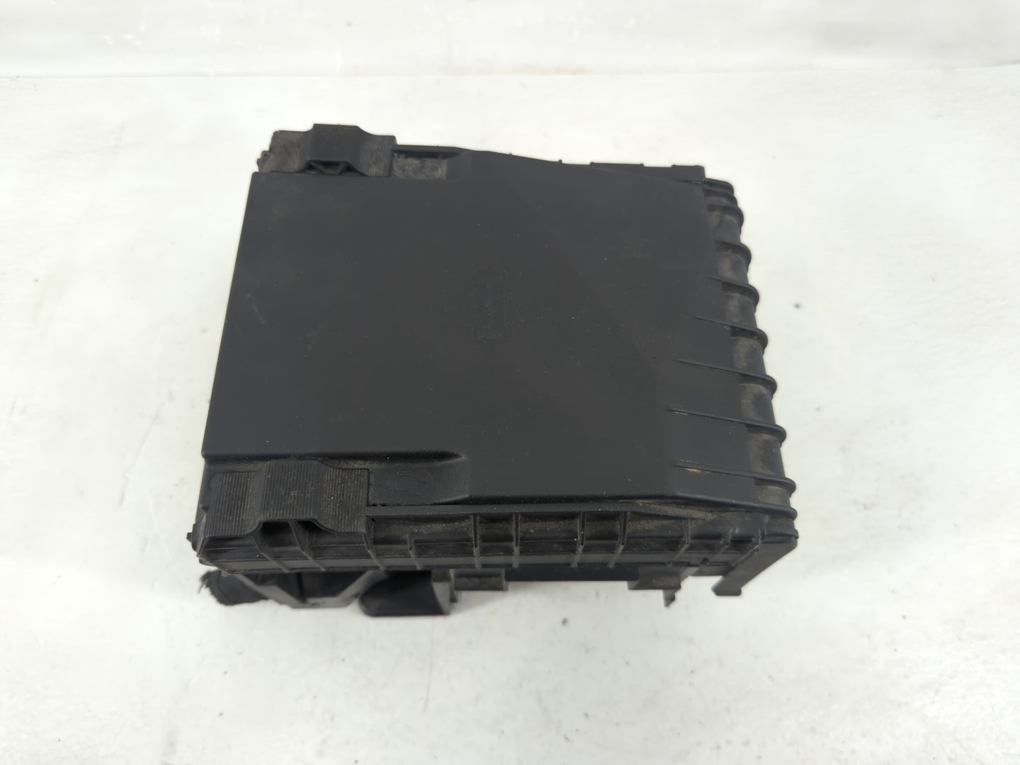 2013-2017 Volkswagen Cc Fusebox Fuse Box Panel Relay Module P/N:0-1718006-1 Fits OEM Used Auto Parts - Oemusedautoparts1.com