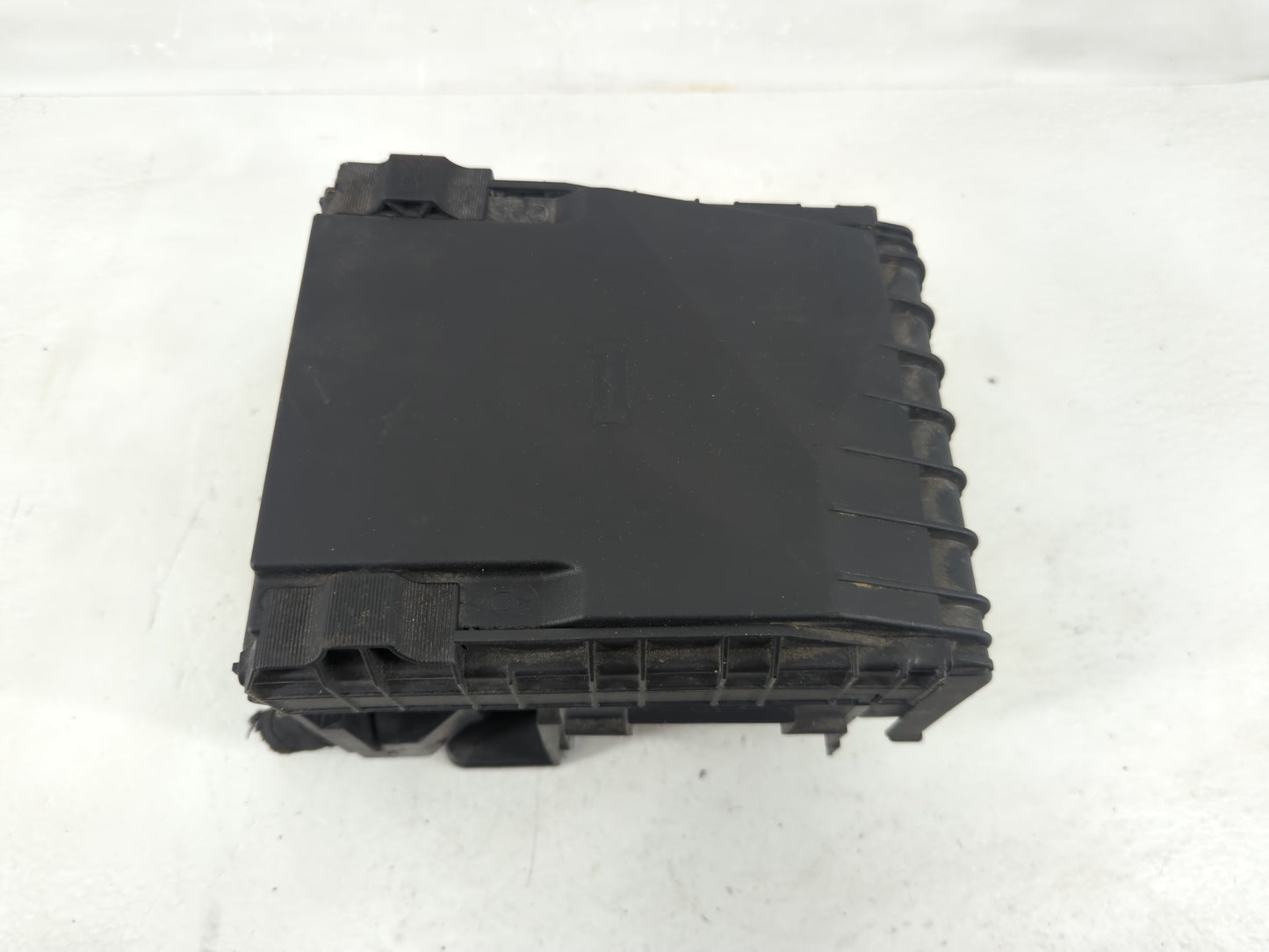 2013-2017 Volkswagen Cc Fusebox Fuse Box Panel Relay Module P/N:0-1718006-1 Fits OEM Used Auto Parts - Oemusedautoparts1.com
