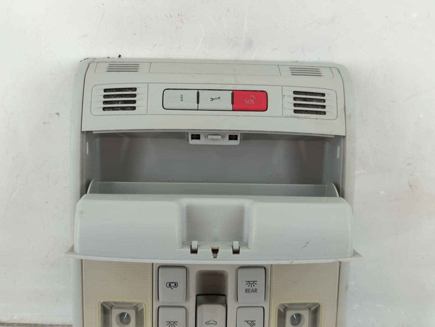 2015 Volkswagen Golf Overhead Roof Console - Oemusedautoparts1.com