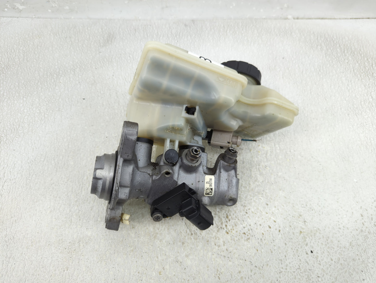 2015-2019 Volkswagen Golf Brake Master Cylinder - Oemusedautoparts1.com