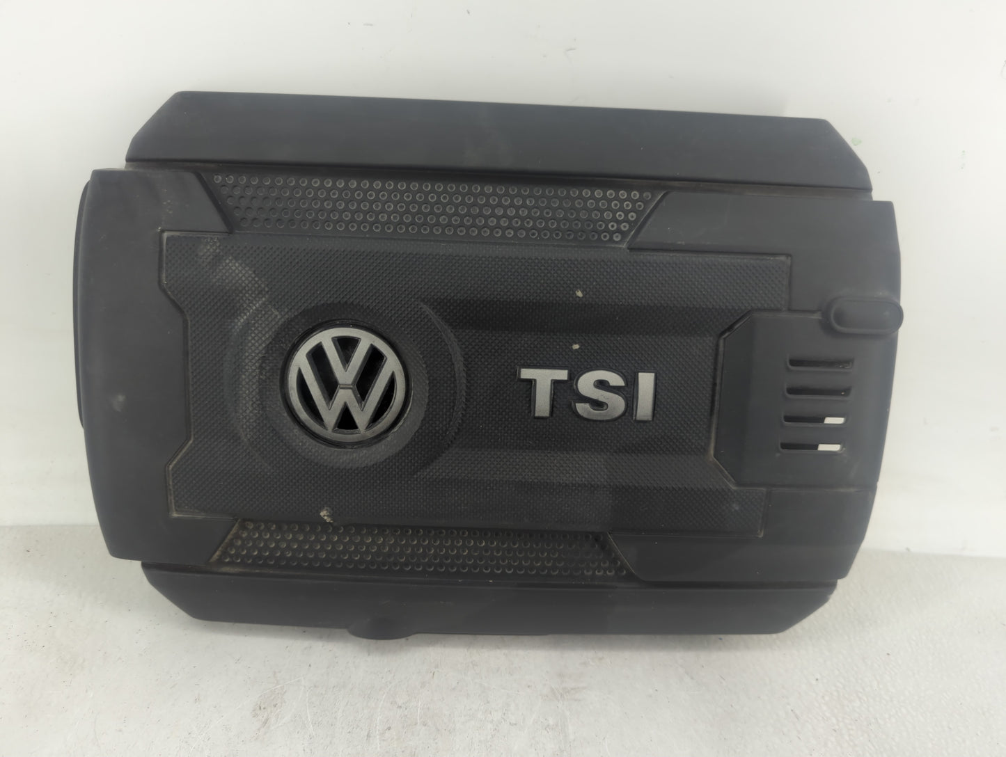 2015 Volkswagen Golf Engine Cover - Oemusedautoparts1.com