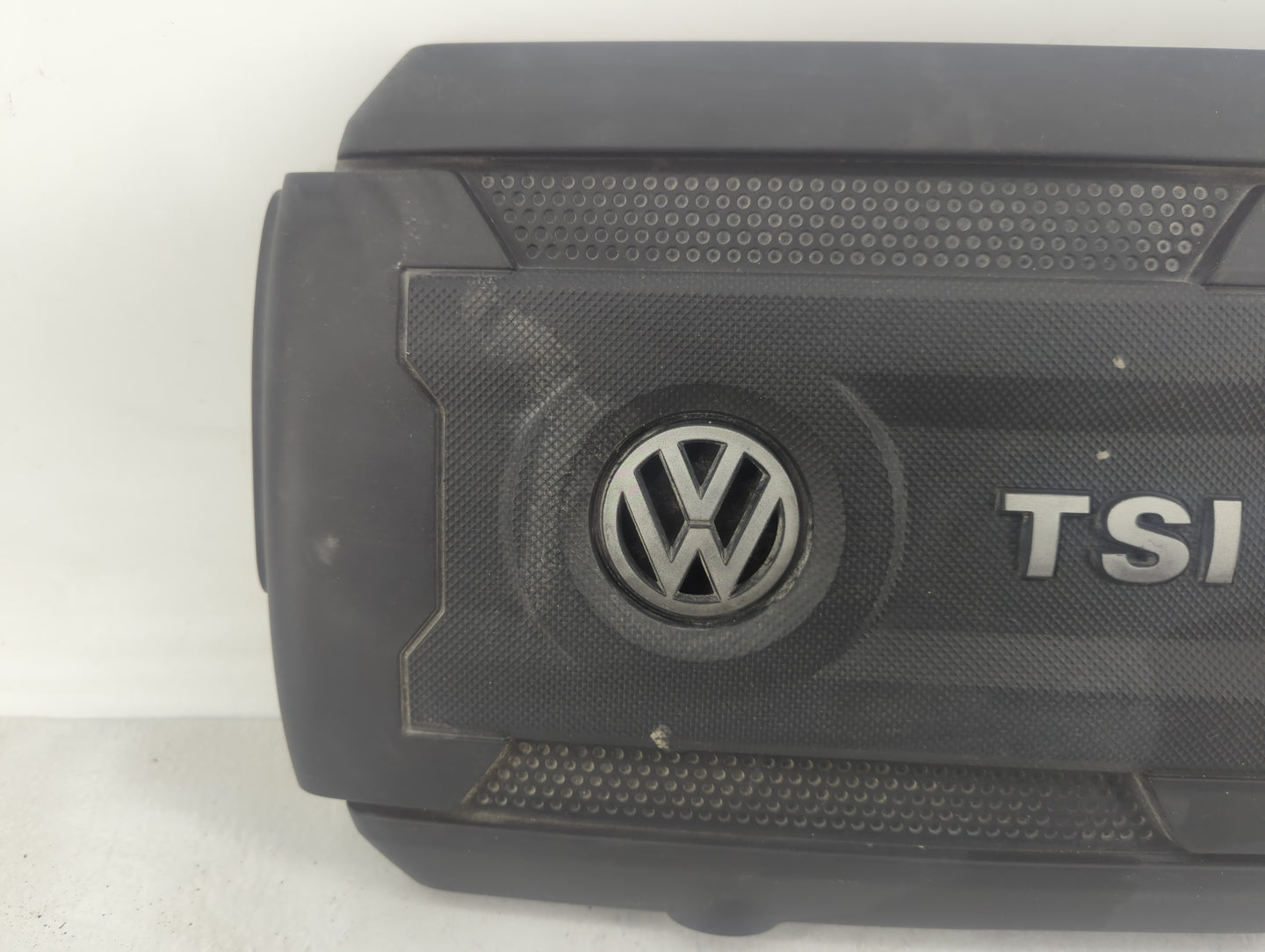 2015 Volkswagen Golf Engine Cover - Oemusedautoparts1.com