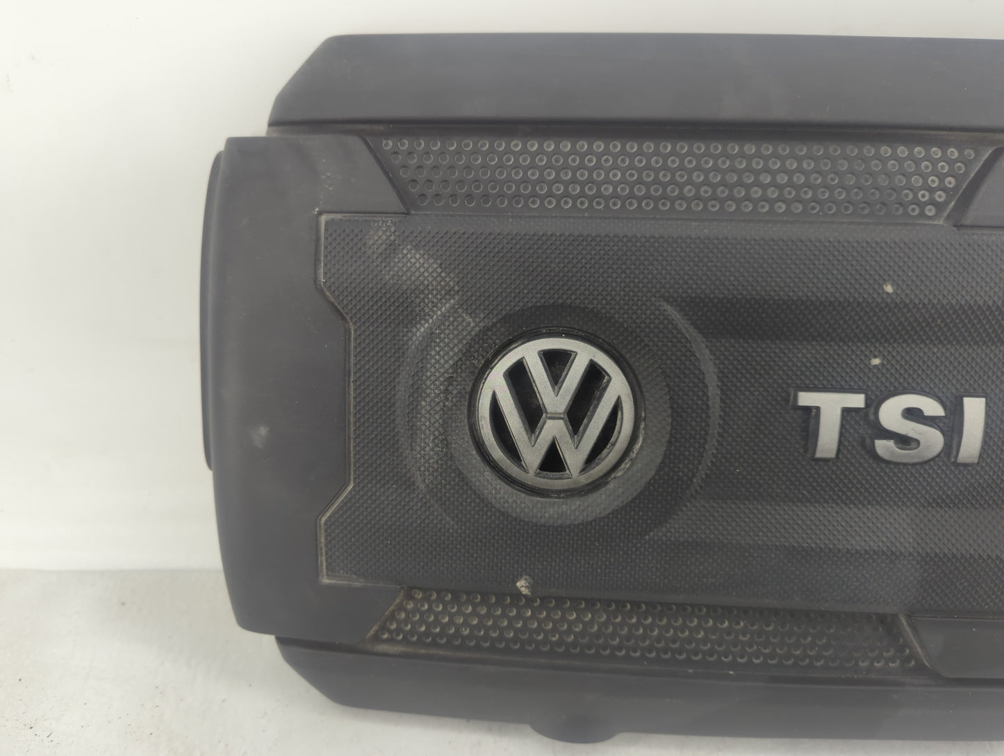 2015 Volkswagen Golf Engine Cover - Oemusedautoparts1.com