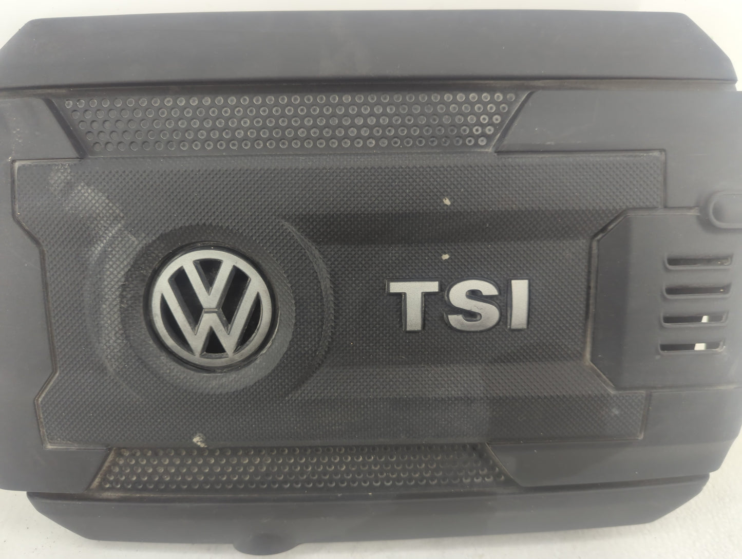 2015 Volkswagen Golf Engine Cover - Oemusedautoparts1.com