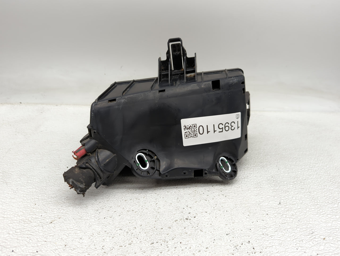 2015-2017 Volkswagen Golf Fusebox Fuse Box Panel Relay Module P/N:5Q0 937 132 A 6351-2386 Fits Fits 2015 2016 2017 OEM Used 