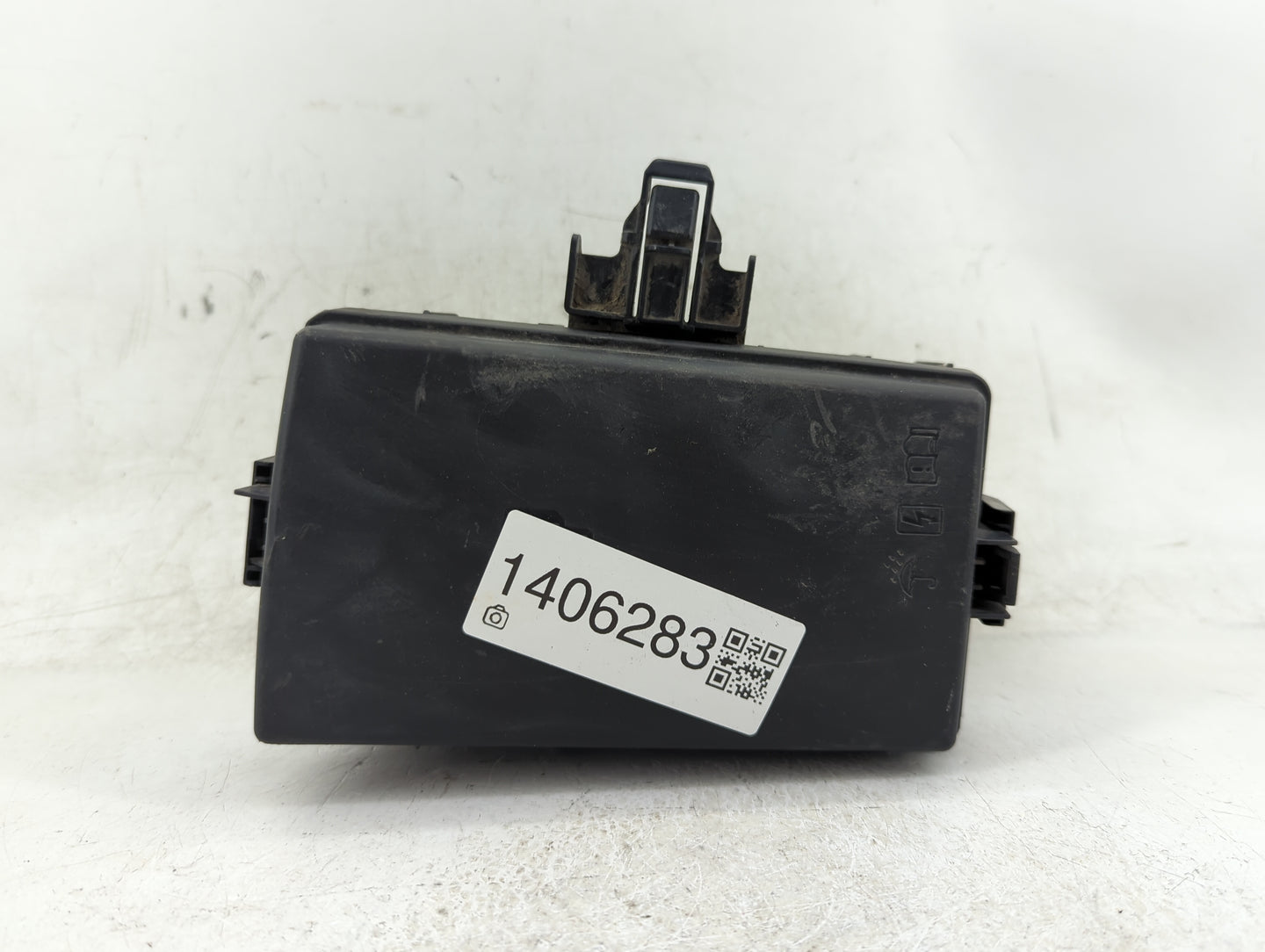 2015-2019 Volkswagen Golf Fusebox Fuse Box Panel Relay Module P/N:6351-2386 Fits Fits 2015 2016 2017 2018 2019 2020 2021 202