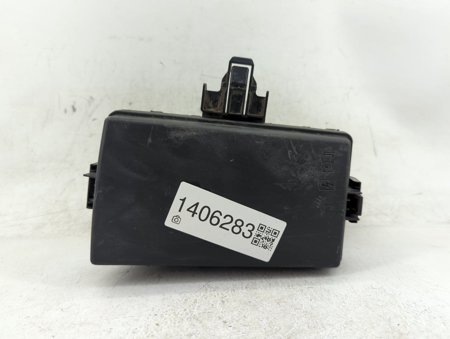 2015-2019 Volkswagen Golf Fusebox Fuse Box Panel Relay Module P/N:6351-2386 Fits Fits 2015 2016 2017 2018 2019 2020 2021 202