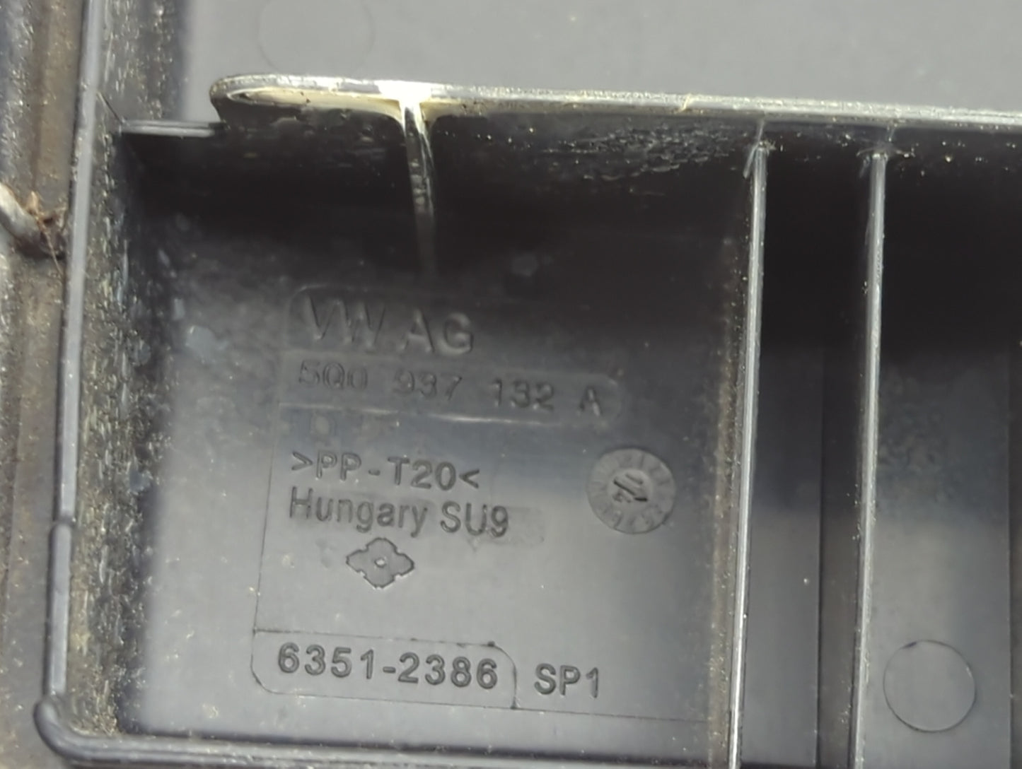 2015-2019 Volkswagen Golf Fusebox Fuse Box Panel Relay Module P/N:6351-2386 Fits Fits 2015 2016 2017 2018 2019 2020 2021 202
