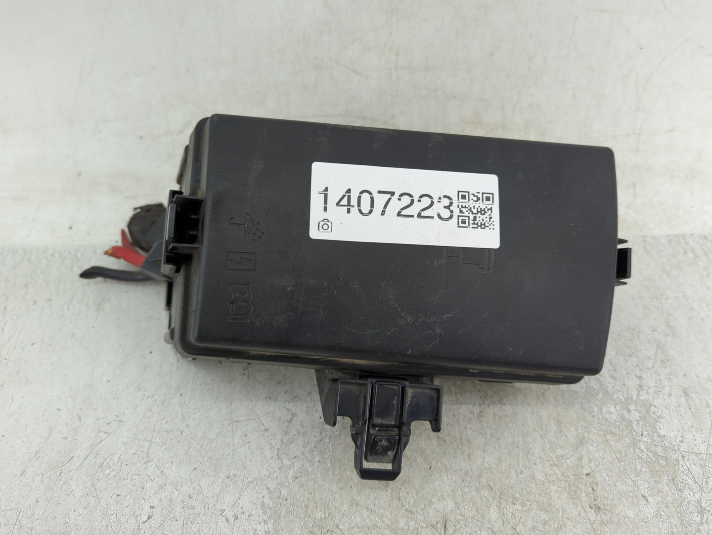 2015-2019 Volkswagen Golf Fusebox Fuse Box Panel Relay Module P/N:6351-2835 6351-2832 Fits OEM Used Auto Parts - Oemusedauto