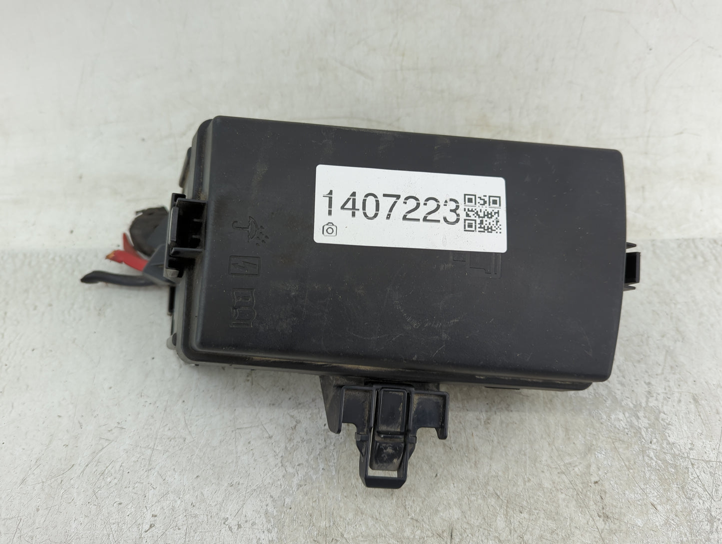 2015-2019 Volkswagen Golf Fusebox Fuse Box Panel Relay Module P/N:6351-2835 6351-2832 Fits OEM Used Auto Parts - Oemusedauto