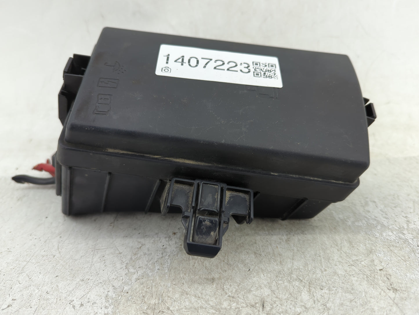 2015-2019 Volkswagen Golf Fusebox Fuse Box Panel Relay Module P/N:6351-2835 6351-2832 Fits OEM Used Auto Parts - Oemusedauto