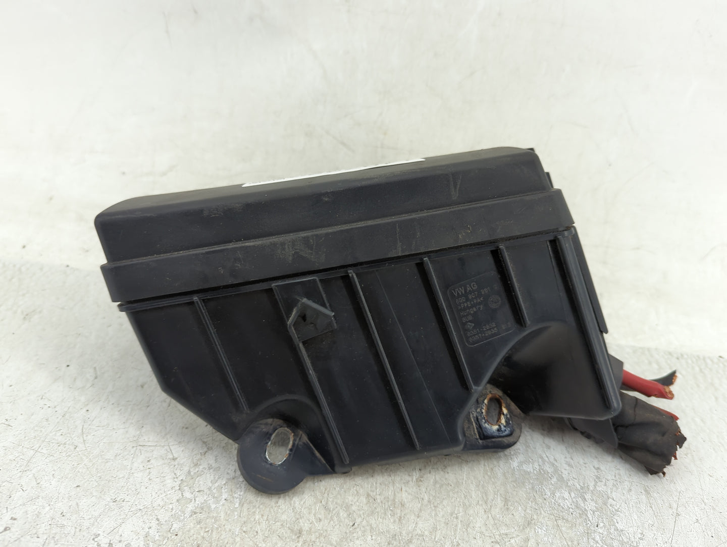 2015-2019 Volkswagen Golf Fusebox Fuse Box Panel Relay Module P/N:6351-2835 6351-2832 Fits OEM Used Auto Parts - Oemusedauto