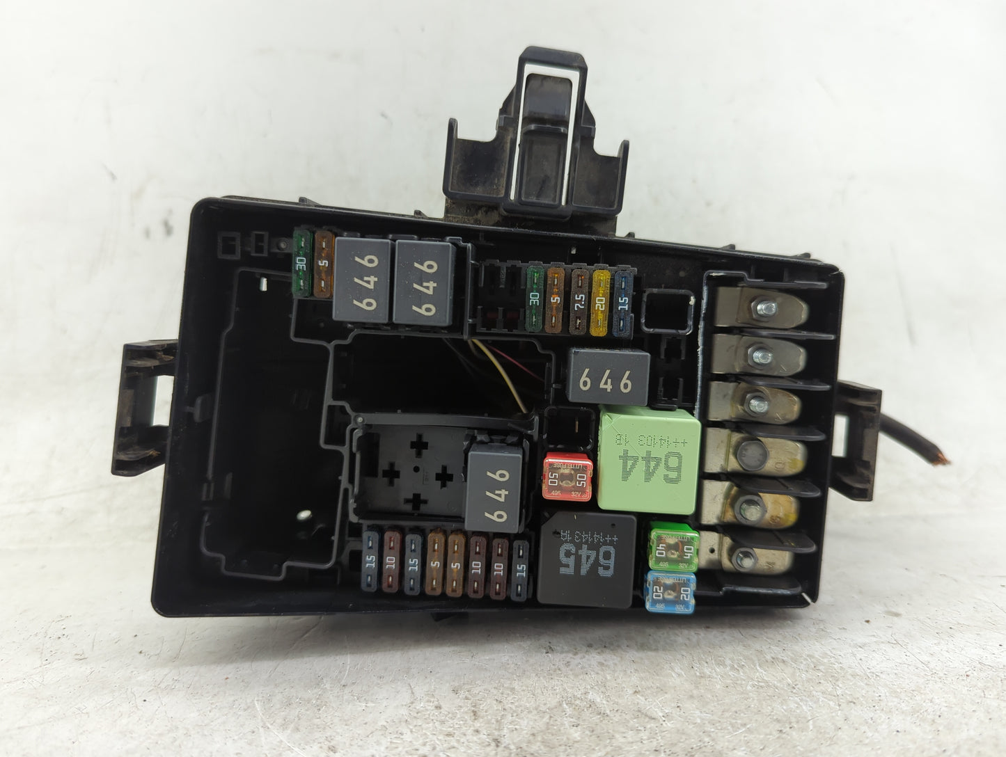 2015-2019 Volkswagen Golf Fusebox Fuse Box Panel Relay Module P/N:6351-2835 6351-2832 Fits OEM Used Auto Parts - Oemusedauto