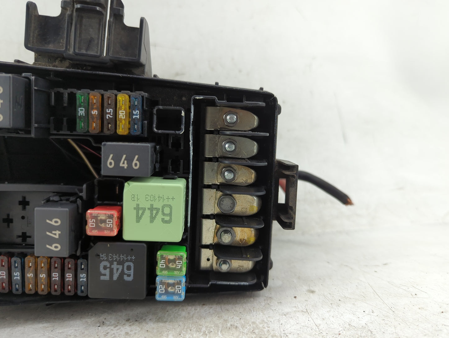 2015-2019 Volkswagen Golf Fusebox Fuse Box Panel Relay Module P/N:6351-2835 6351-2832 Fits OEM Used Auto Parts - Oemusedauto