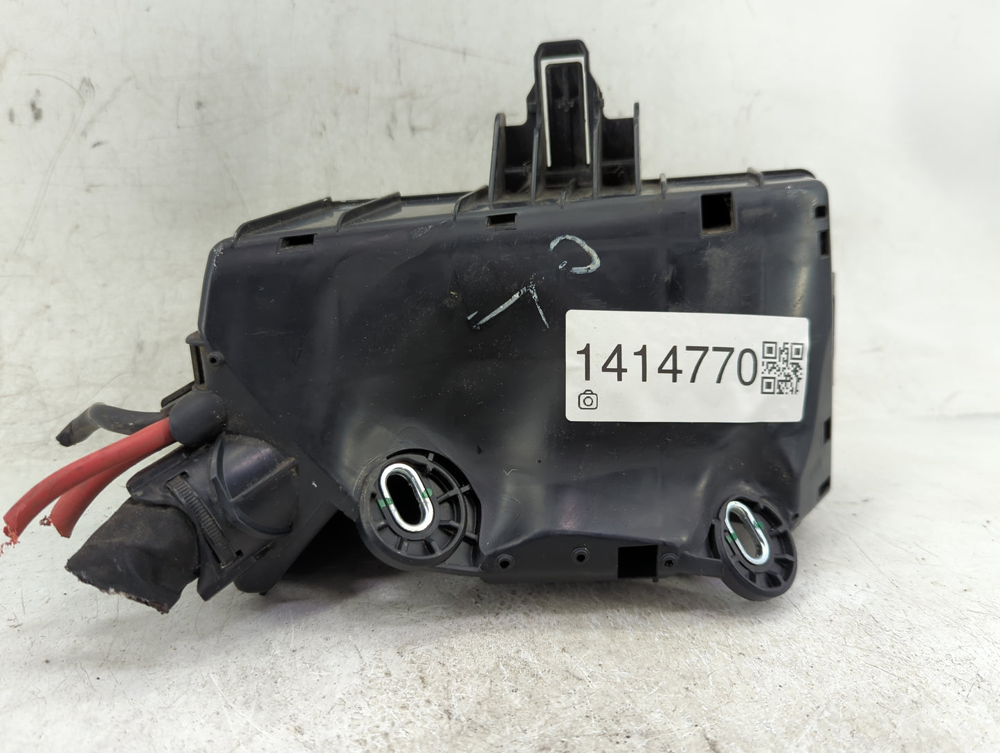 2015-2019 Volkswagen Golf Fusebox Fuse Box Panel Relay Module P/N:6351-2835 6351-2832 Fits OEM Used Auto Parts - Oemusedauto