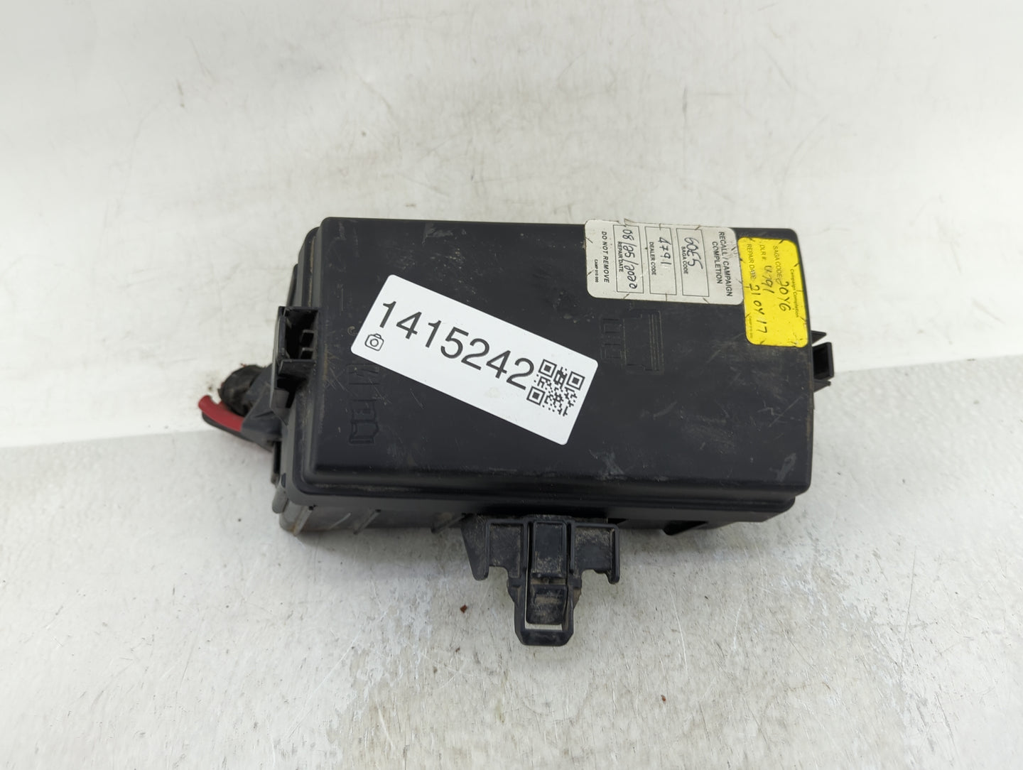 2015-2017 Volkswagen Golf Fusebox Fuse Box Panel Relay Module Fits Fits 2015 2016 2017 OEM Used Auto Parts - Oemusedautopart