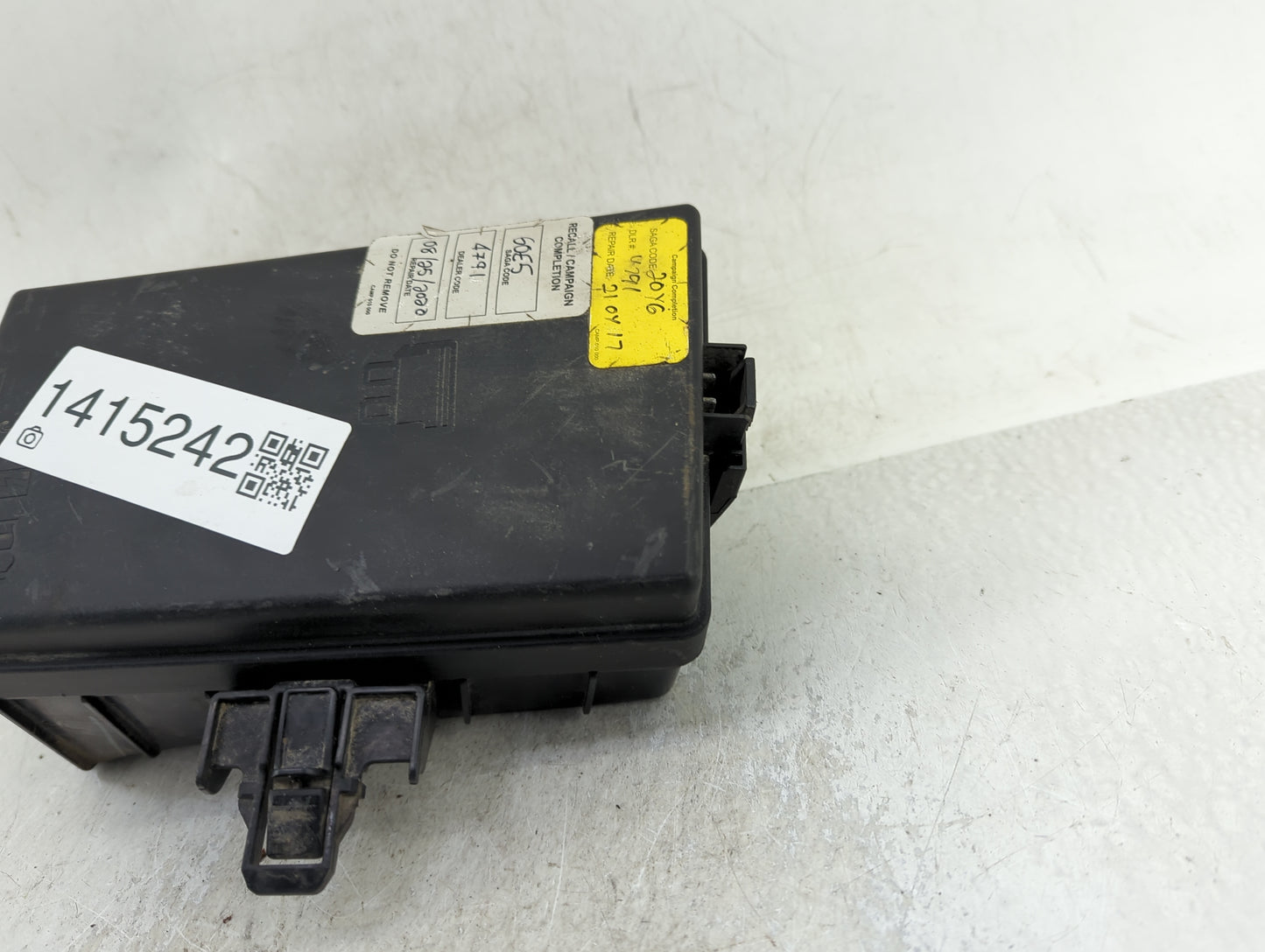 2015-2017 Volkswagen Golf Fusebox Fuse Box Panel Relay Module Fits Fits 2015 2016 2017 OEM Used Auto Parts - Oemusedautopart
