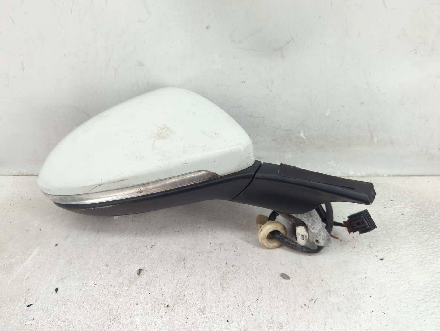 2015-2019 Volkswagen Golf Passenger Side View Mirror - Right Door Mirror OEM Used - Oemusedautoparts1.com