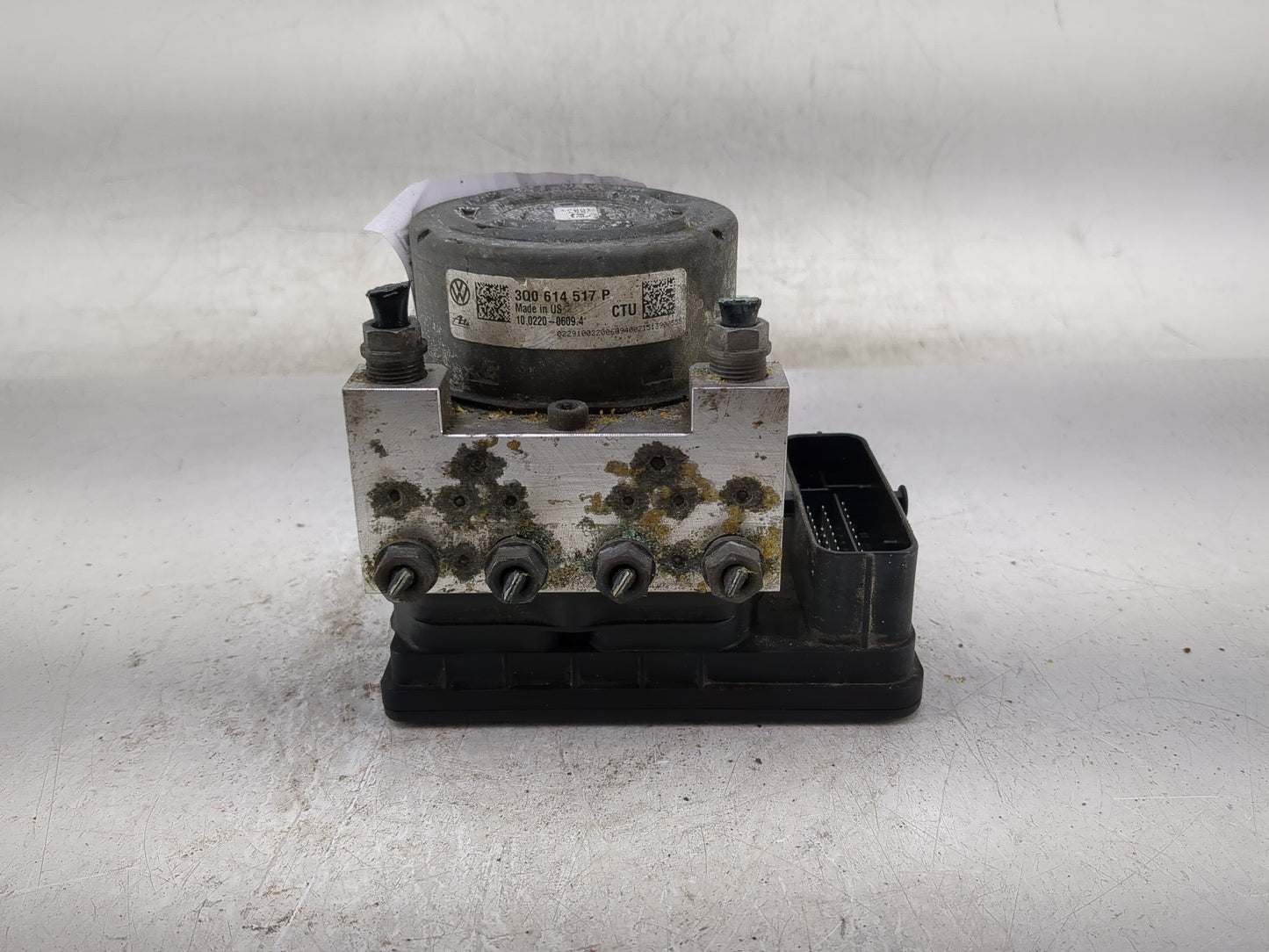 2015-2016 Volkswagen Golf ABS Pump Control Module Replacement P/N:3Q0907379P Fits Fits 2015 2016 2017 OEM Used Auto Parts - 