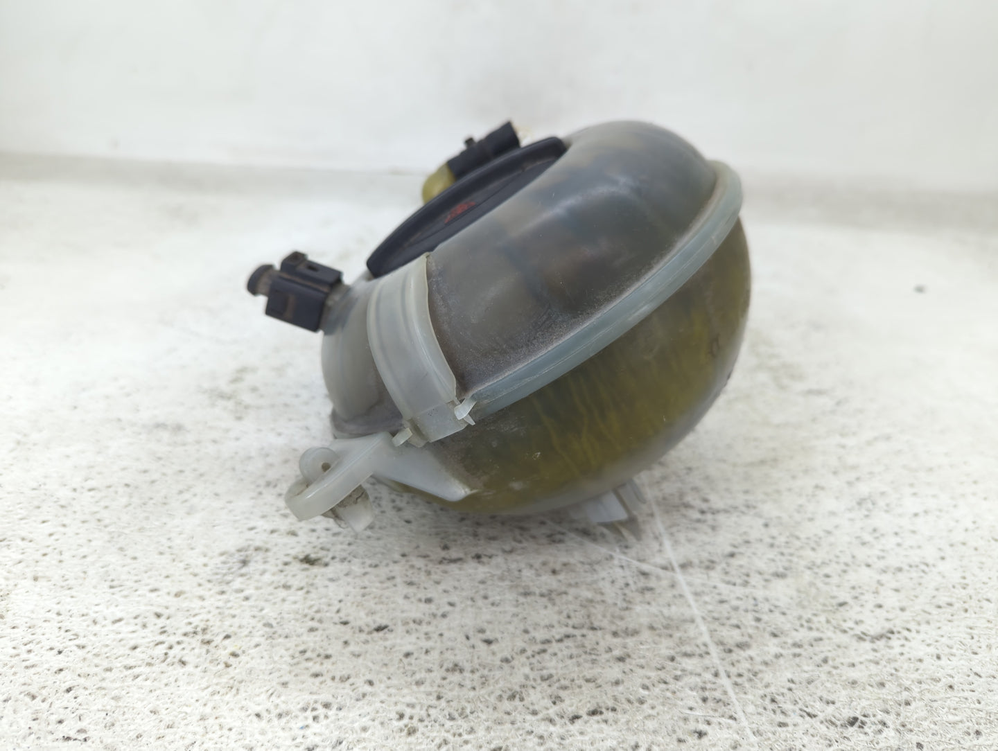 2015 Volkswagen Golf Radiator Coolant Overflow Expansion Tank Bottle 1431952 - Oemusedautoparts1.com