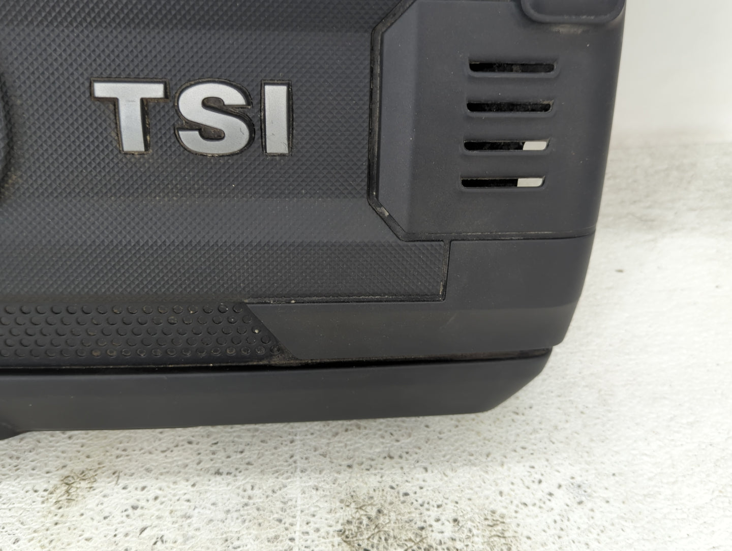 2015 Volkswagen Golf Engine Cover 1432256 - Oemusedautoparts1.com