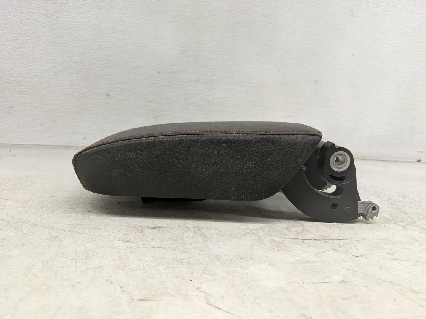2015 Volkswagen Golf Center Console Armrest Cover Lid Fits OEM Used Auto Parts - Oemusedautoparts1.com