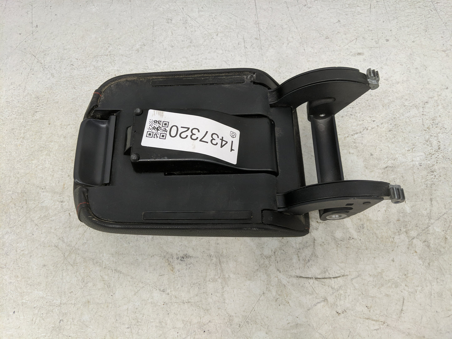 2015 Volkswagen Golf Center Console Armrest Cover Lid Fits OEM Used Auto Parts - Oemusedautoparts1.com