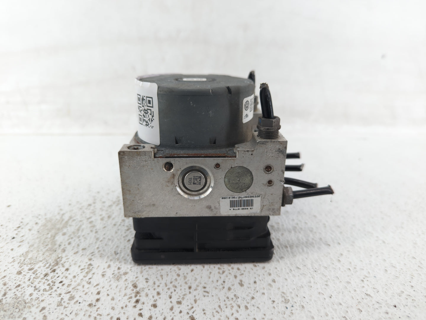 2015-2016 Volkswagen Golf ABS Pump Control Module Replacement P/N:5Q0 614 517 AF 3Q0 614 517 Fits Fits 2015 2016 2017 OEM Us