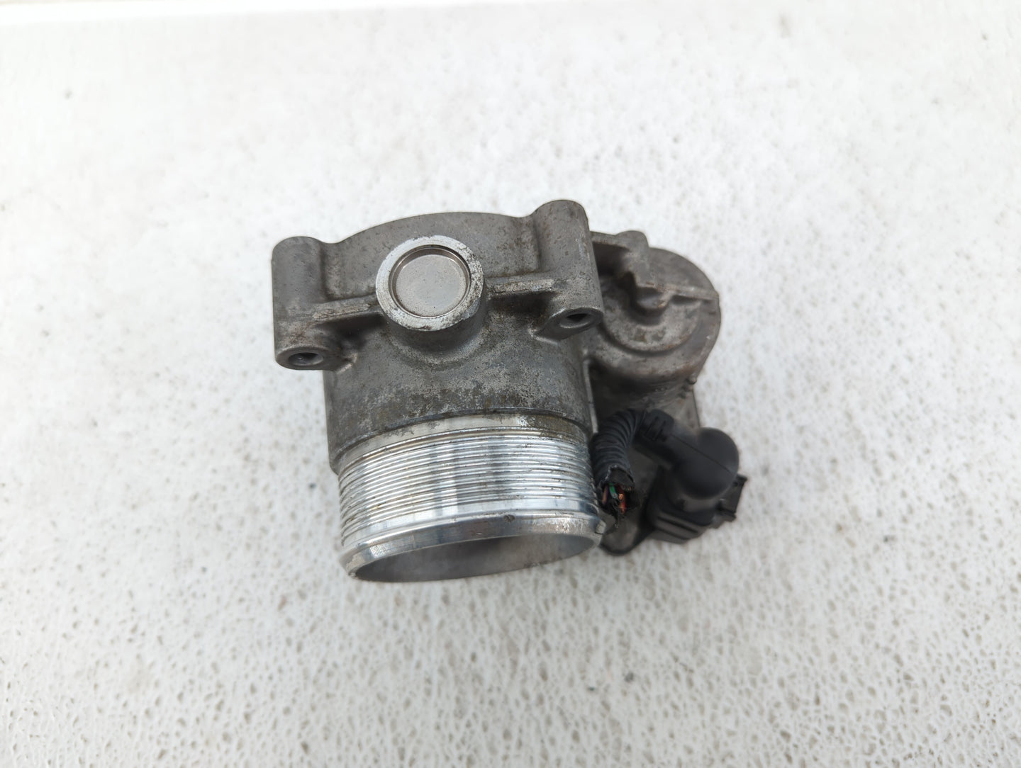 2013-2019 Volkswagen Golf Throttle Body P/N:06F 133 062 T Fits OEM Used Auto Parts - Oemusedautoparts1.com