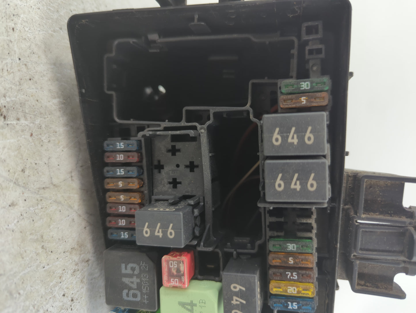 2015-2019 Volkswagen Golf Fusebox Fuse Box Panel Relay Module P/N:5Q0 907 361 6351-3540 SI Fits OEM Used Auto Parts - Oemuse