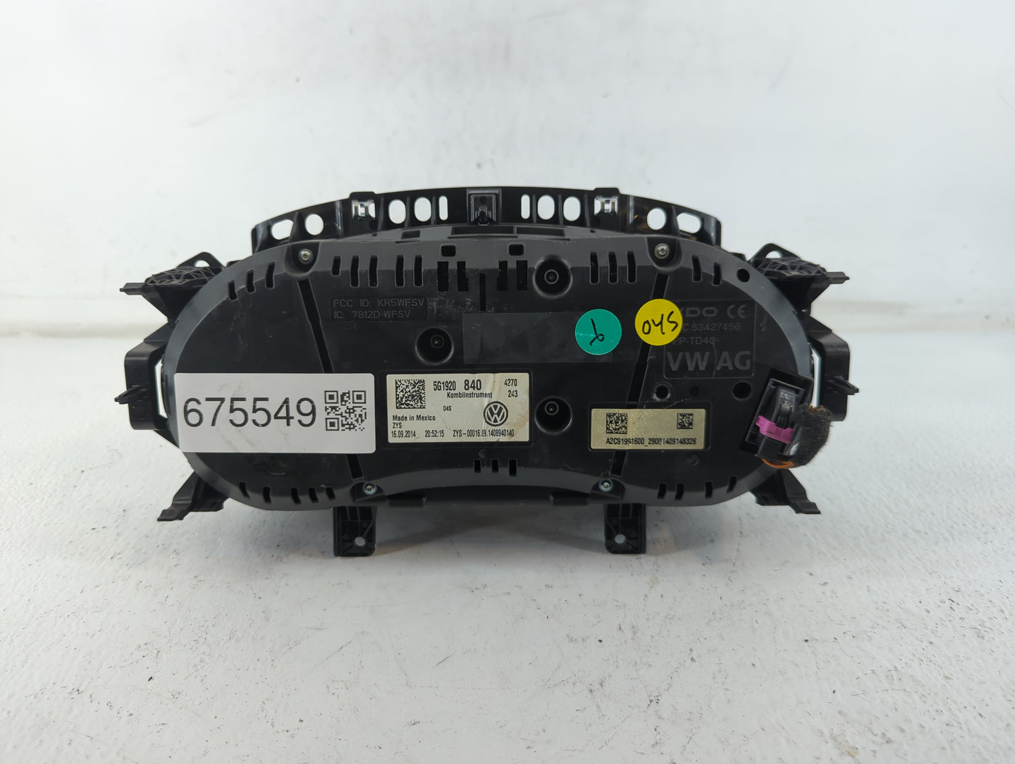 2015-2017 Volkswagen Golf Instrument Cluster Speedometer Gauges P/N:5G1920 840 Miles: Fits Fits 2015 2016 2017 OEM Used Auto