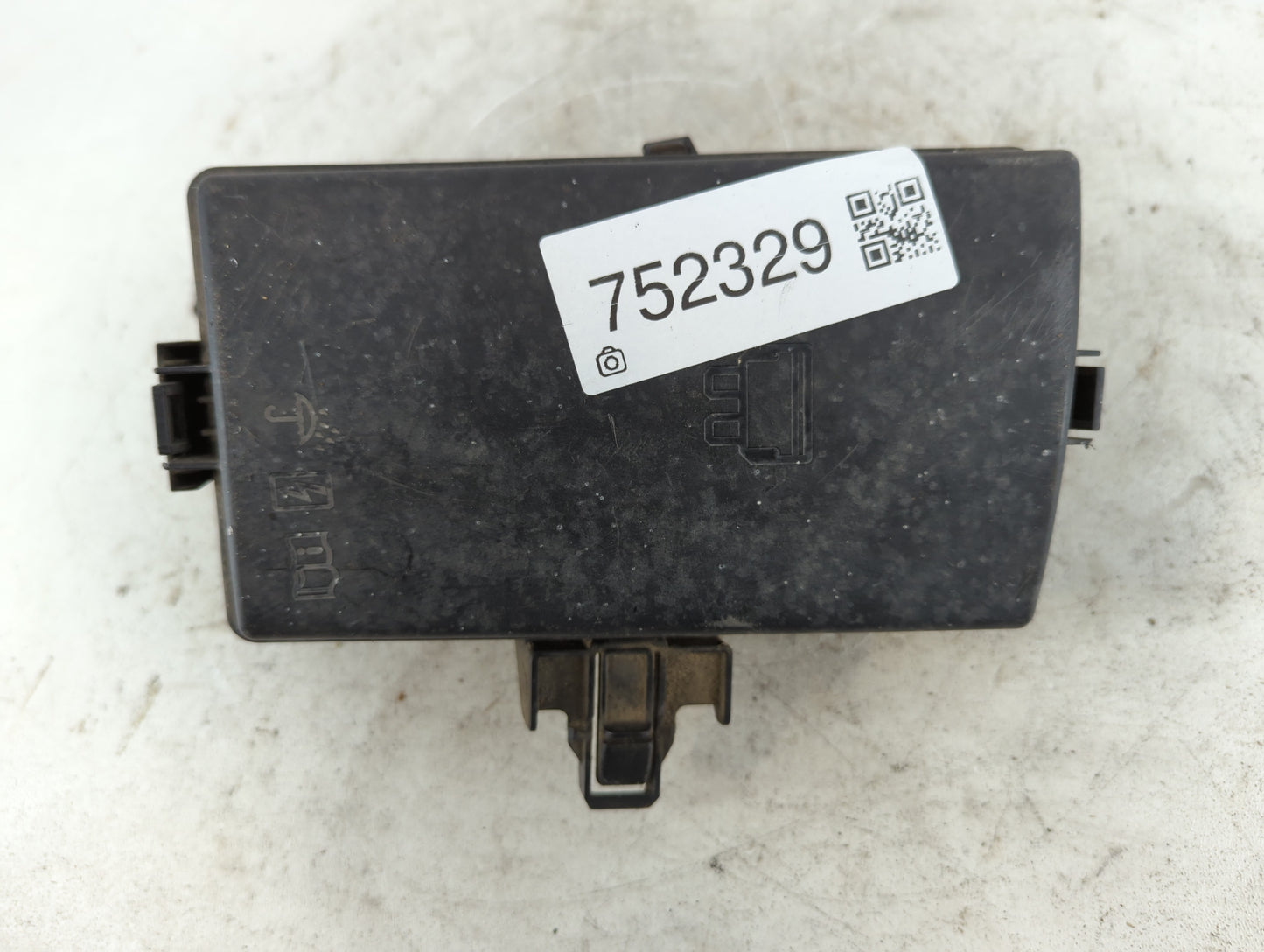 2015-2019 Volkswagen Golf Fusebox Fuse Box Panel Relay Module P/N:6351-2835 6351-2832 Fits OEM Used Auto Parts - Oemusedauto