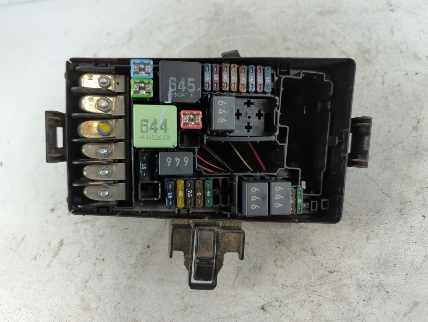 2015-2019 Volkswagen Golf Fusebox Fuse Box Panel Relay Module P/N:6351-2835 6351-2832 Fits OEM Used Auto Parts - Oemusedauto