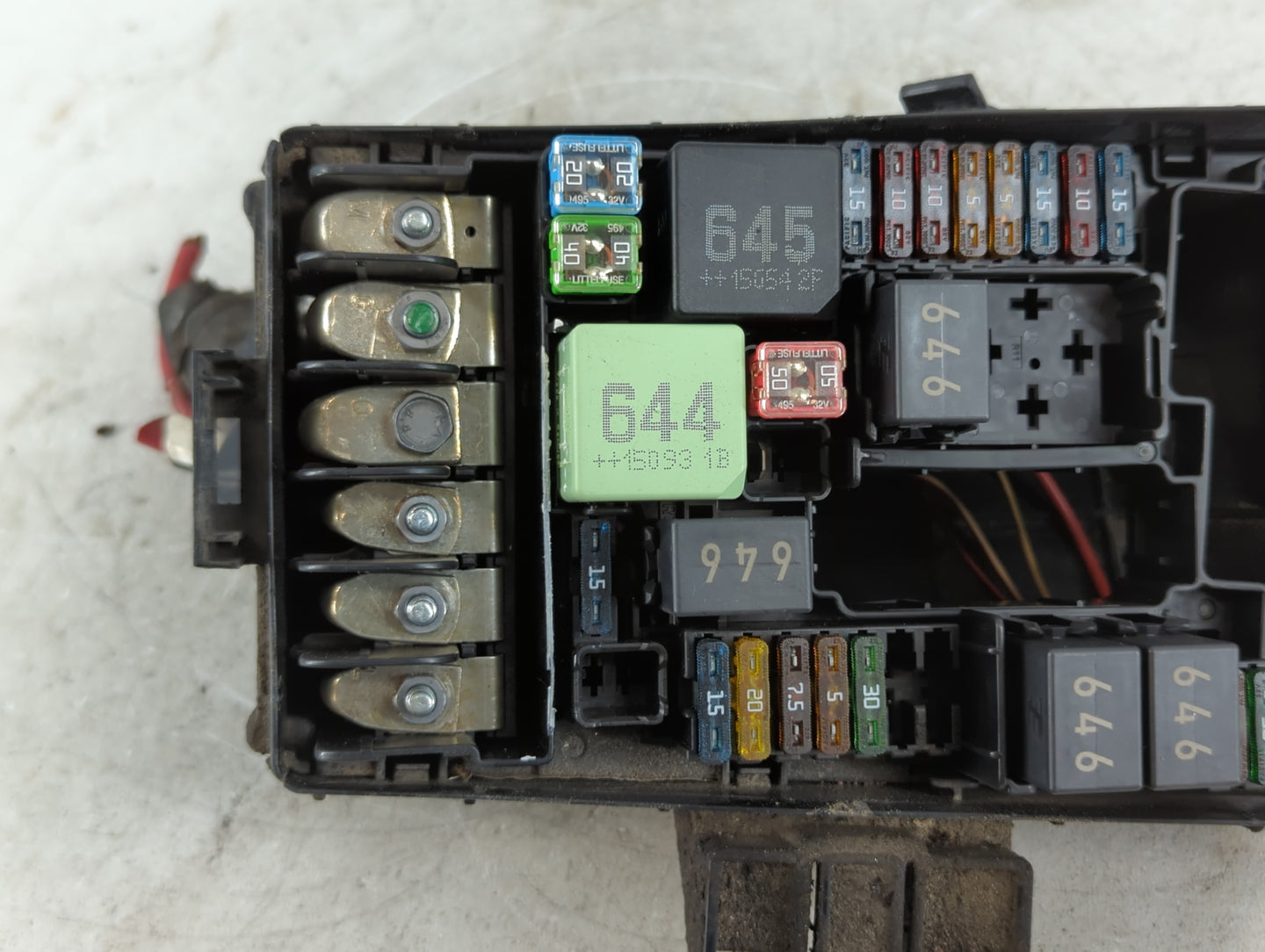 2015-2019 Volkswagen Golf Fusebox Fuse Box Panel Relay Module P/N:6351-2835 6351-2832 Fits OEM Used Auto Parts - Oemusedauto