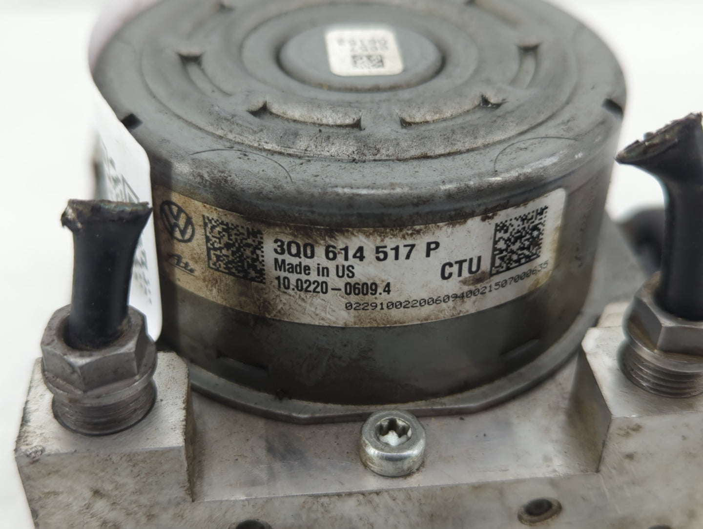 2015-2017 Volkswagen Gti ABS Pump Control Module Replacement P/N:3Q0 614 517 P Fits Fits 2015 2016 2017 OEM Used Auto Parts 