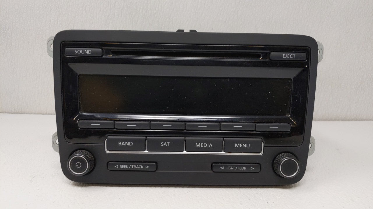 2015-2017 Volkswagen Jetta Am Fm Cd Player Radio Receiver - Oemusedautoparts1.com