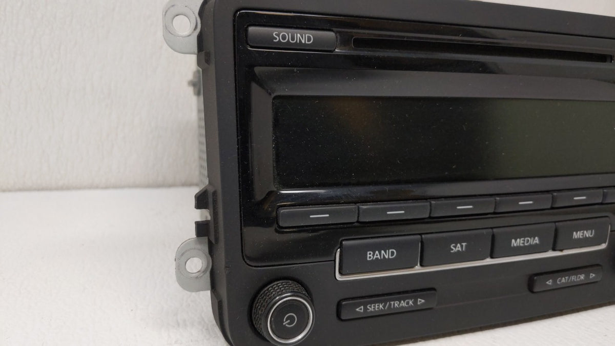 2015-2017 Volkswagen Jetta Am Fm Cd Player Radio Receiver 108209 - Oemusedautoparts1.com