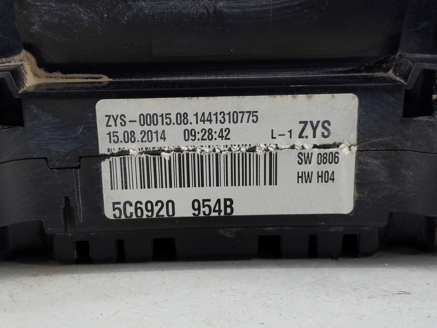 2015-2017 Volkswagen Jetta Instrument Cluster Speedometer Gauges P/N:5C6920954B Fits Fits 2015 2016 2017 OEM Used Auto Parts