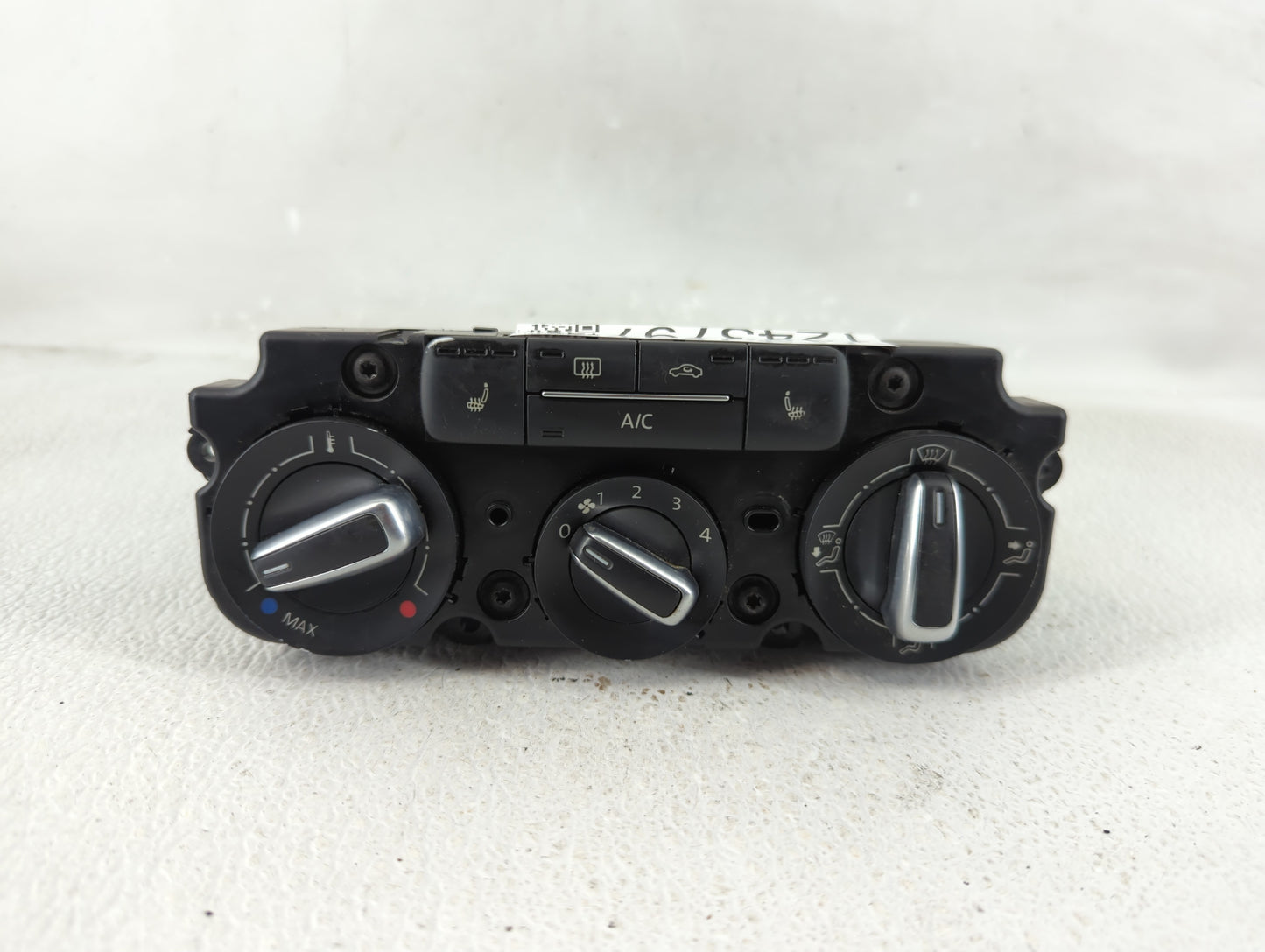 2015-2018 Volkswagen Jetta Climate Control Module Temperature AC/Heater Replacement P/N:90151-907 Fits Fits 2015 2016 2017 2