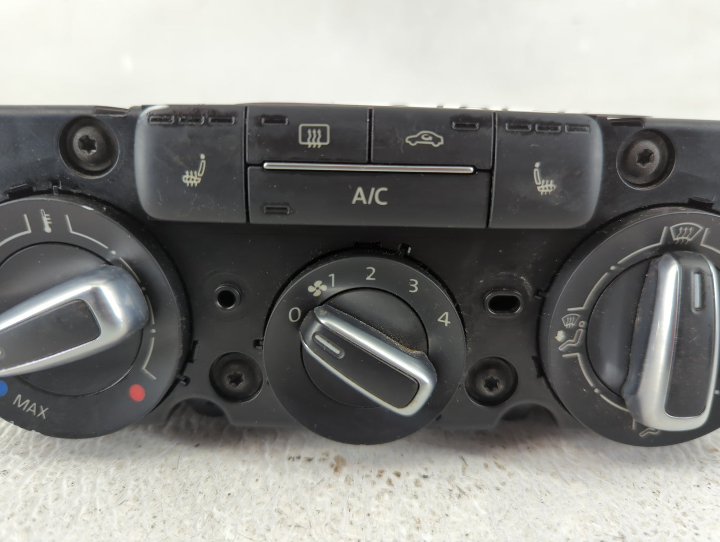 2015-2018 Volkswagen Jetta Climate Control Module Temperature AC/Heater Replacement P/N:90151-907 Fits Fits 2015 2016 2017 2